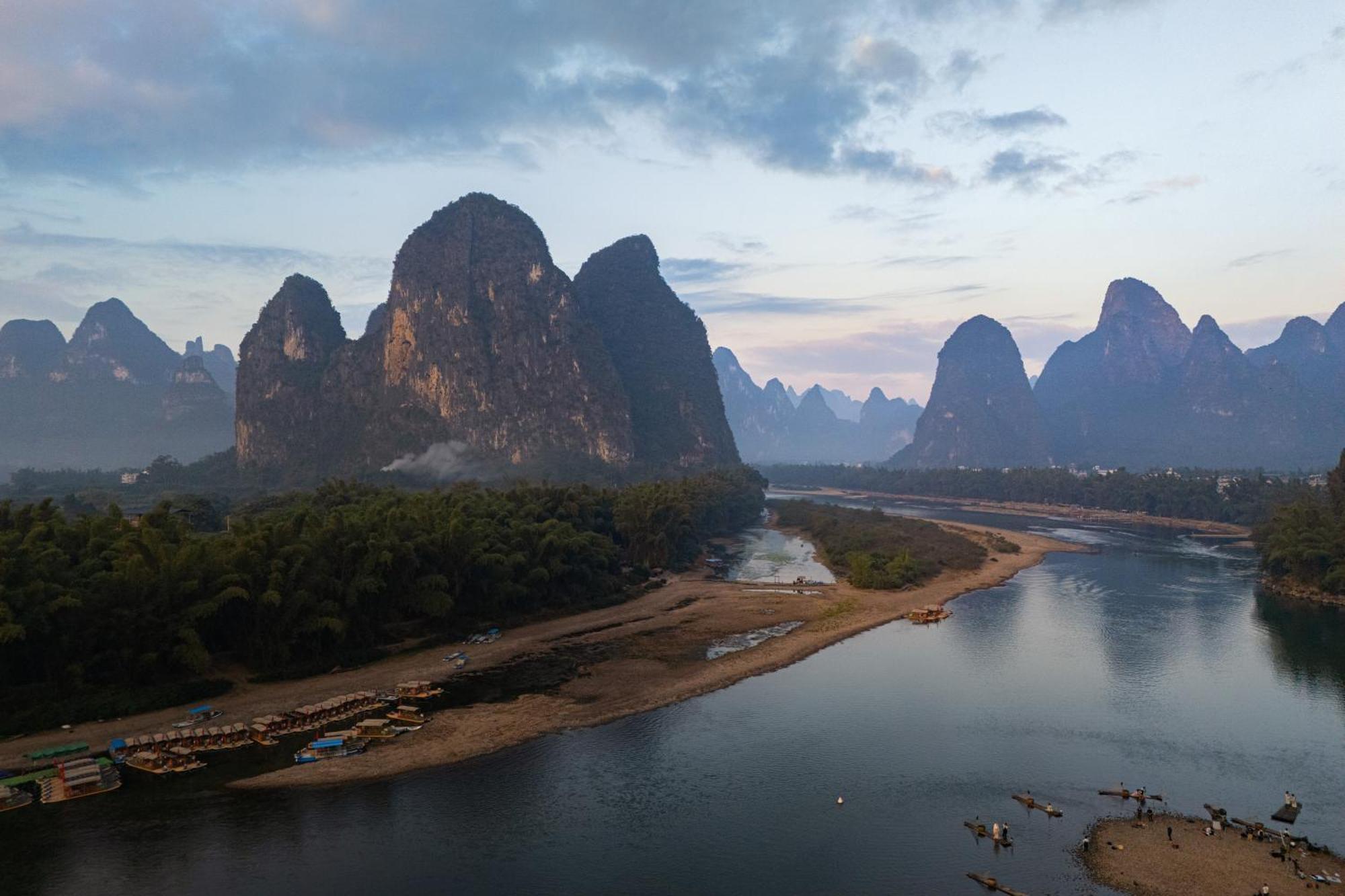 Leisure Courtyard Hotel Yangshuo-Free Shuttle Bus To Yangshuo Station Stay 2 Nights One Way المظهر الخارجي الصورة