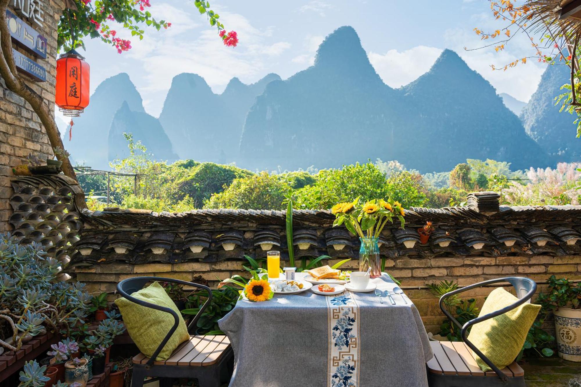 Leisure Courtyard Hotel Yangshuo-Free Shuttle Bus To Yangshuo Station Stay 2 Nights One Way المظهر الخارجي الصورة
