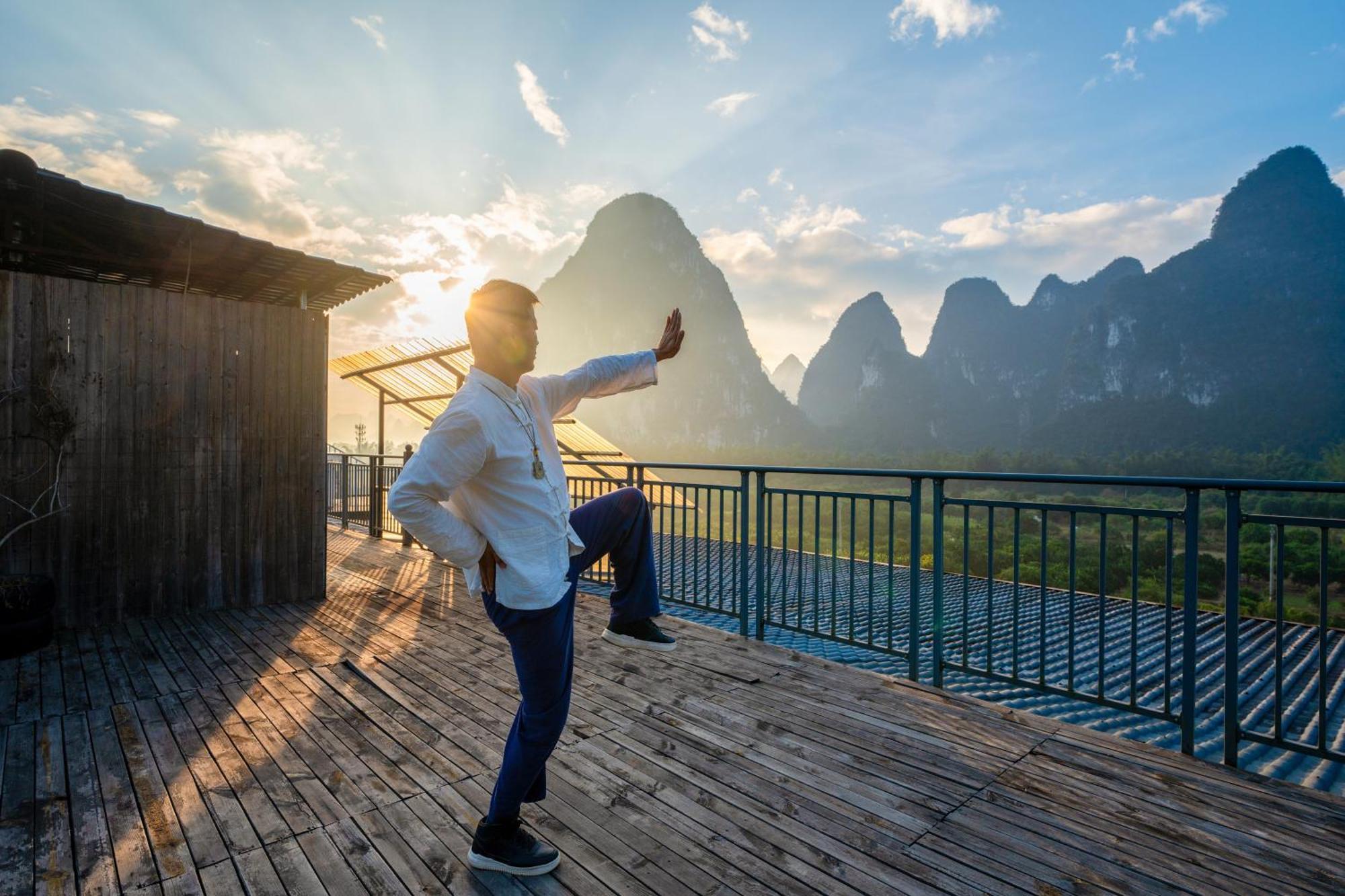 Leisure Courtyard Hotel Yangshuo-Free Shuttle Bus To Yangshuo Station Stay 2 Nights One Way المظهر الخارجي الصورة