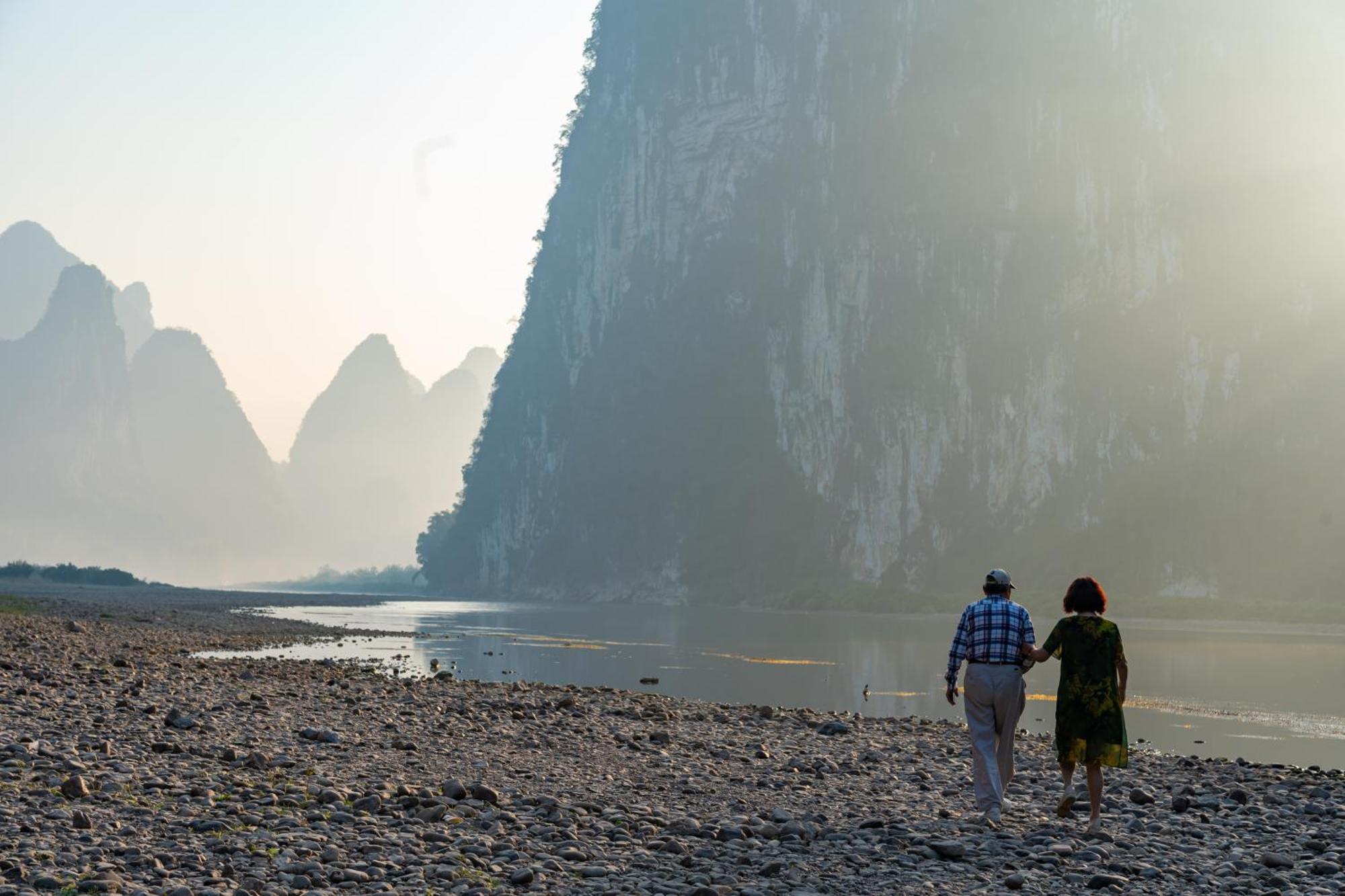 Leisure Courtyard Hotel Yangshuo-Free Shuttle Bus To Yangshuo Station Stay 2 Nights One Way المظهر الخارجي الصورة