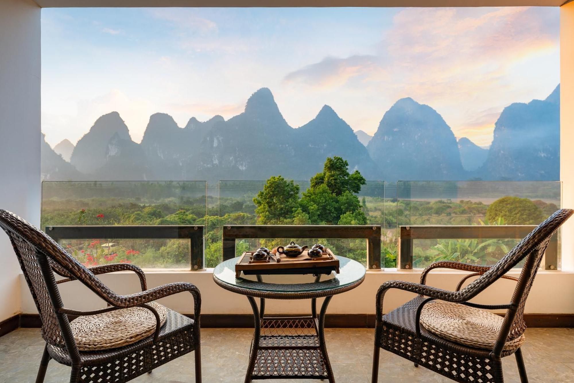 Leisure Courtyard Hotel Yangshuo-Free Shuttle Bus To Yangshuo Station Stay 2 Nights One Way المظهر الخارجي الصورة