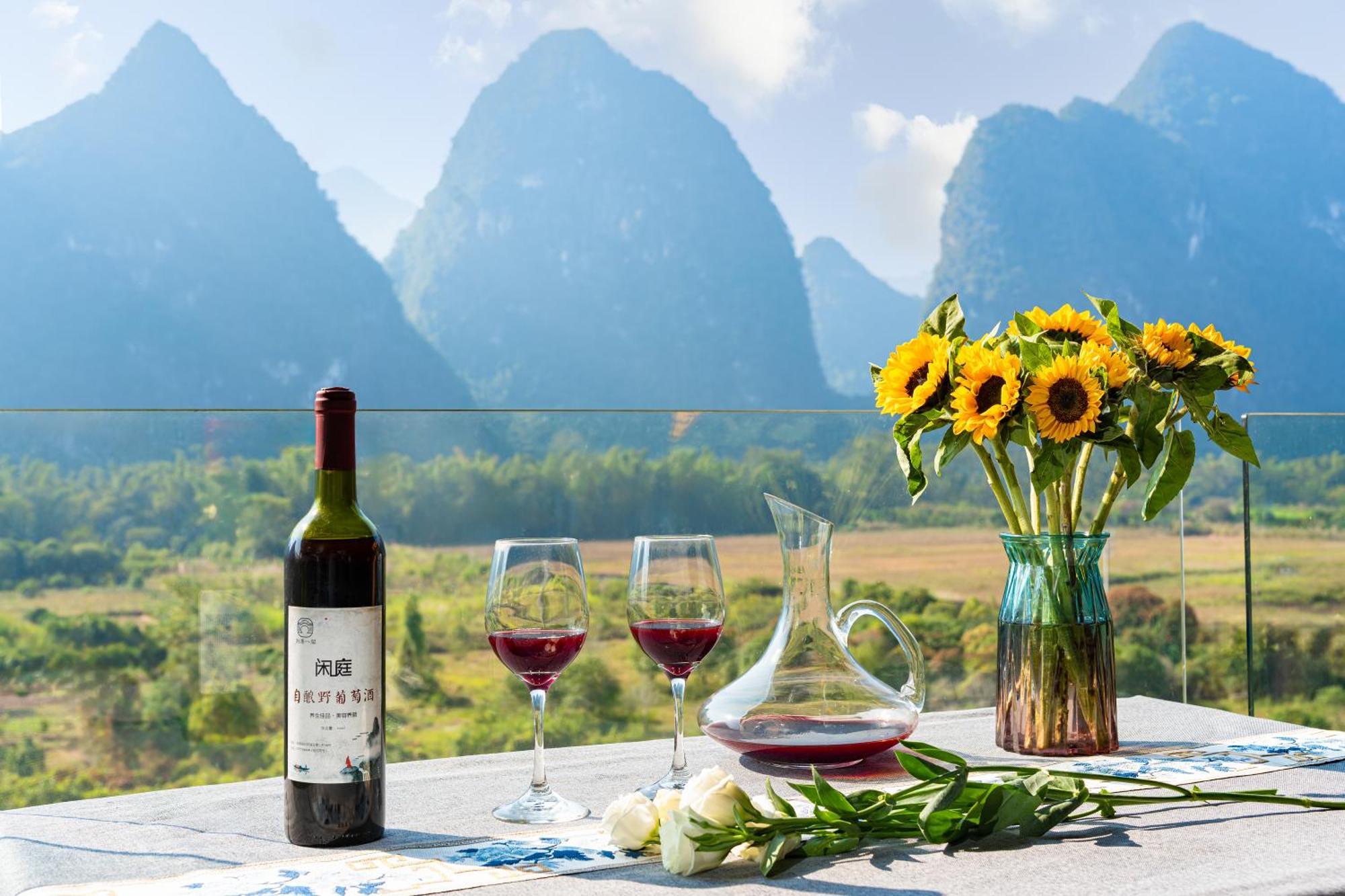 Leisure Courtyard Hotel Yangshuo-Free Shuttle Bus To Yangshuo Station Stay 2 Nights One Way المظهر الخارجي الصورة