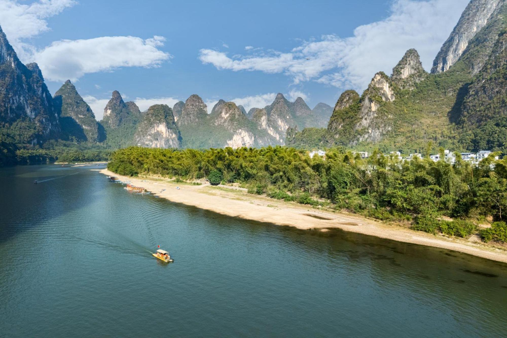 Leisure Courtyard Hotel Yangshuo-Free Shuttle Bus To Yangshuo Station Stay 2 Nights One Way المظهر الخارجي الصورة